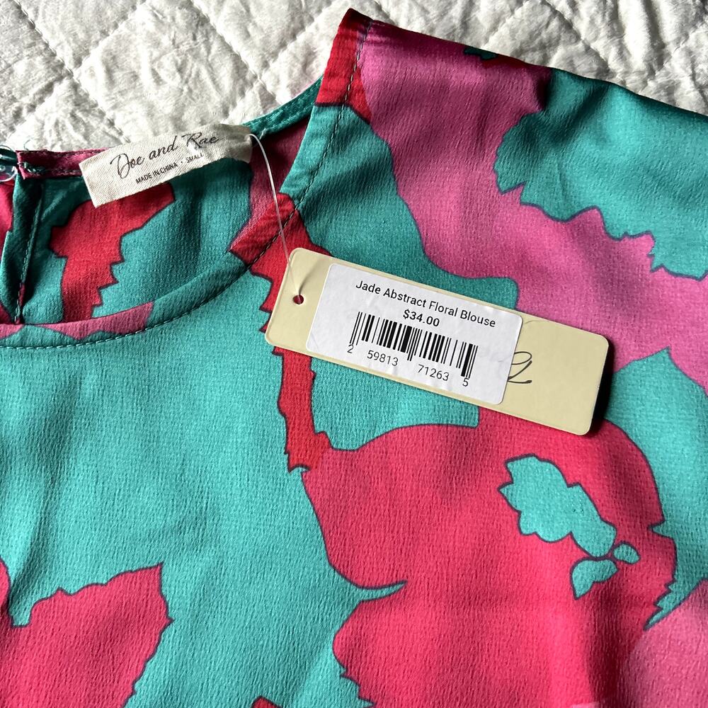 NWT Doe and Rae Women's Abstract Floral Blouse Ruffle Sleeve Size S - Picture 3 of 4